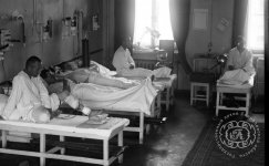 Госпиталь №414. Физиотерапевтический кабинет. Лечение гальванизацией. 1942-1943 годы. г. Свердловск. ГАСО. Ф. Ф-1. Оп. 33. Д. 2613