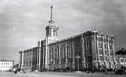 Здание Свердловского городского совета. 1960 г. 