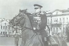 Г.К. Жуков принимает парад на площади 1905 года. 7 ноября 1949 г. 