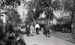Сквер вдоль Комсомольского проспекта в Перми. 1950 г. 