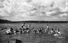 Детский отдых на озере Шарташ. ГАСО. Ф.  Ф-1. Оп. 32а. Д. 1932